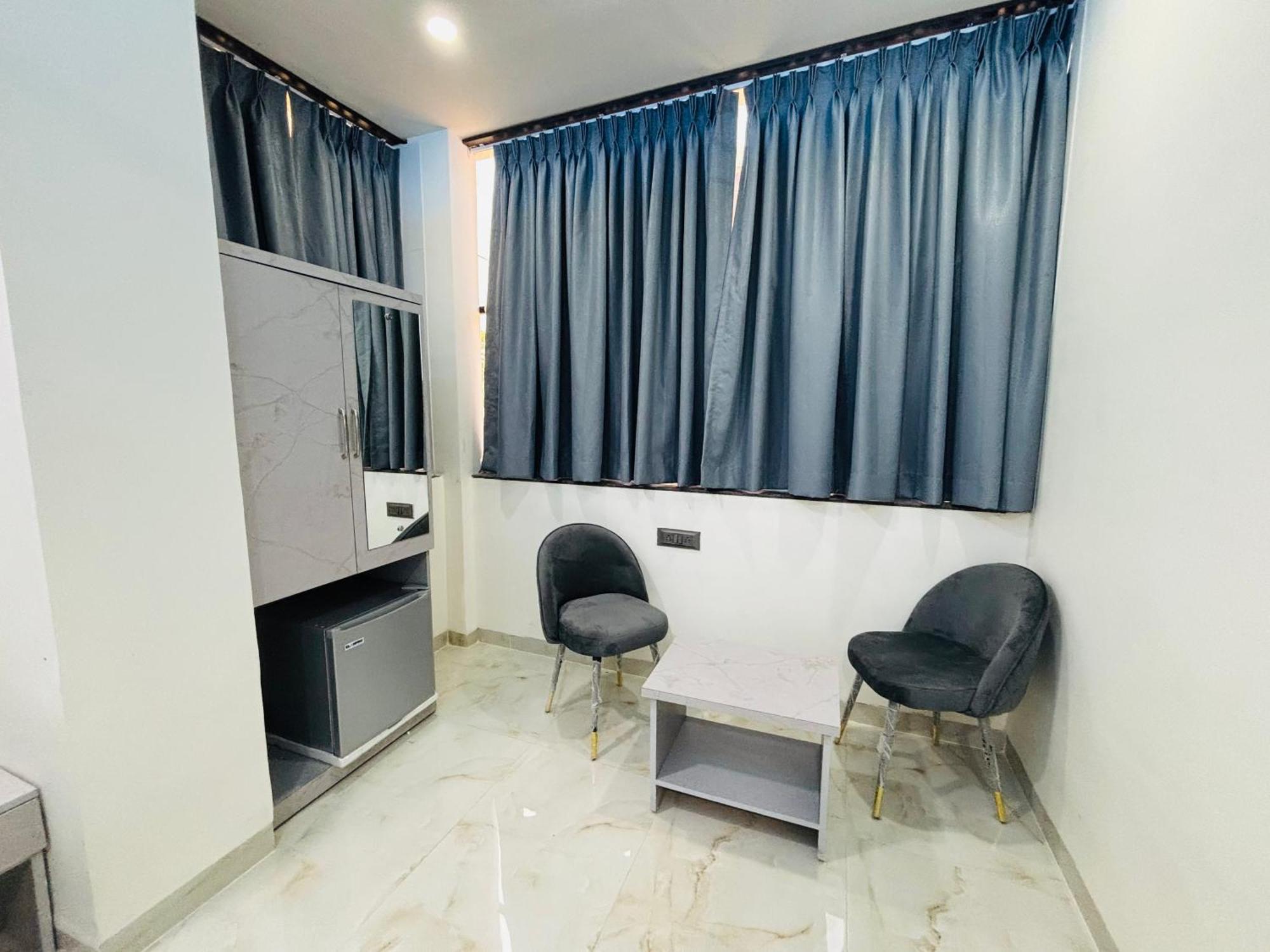 Hotel Sky City Nagpur Exteriör bild