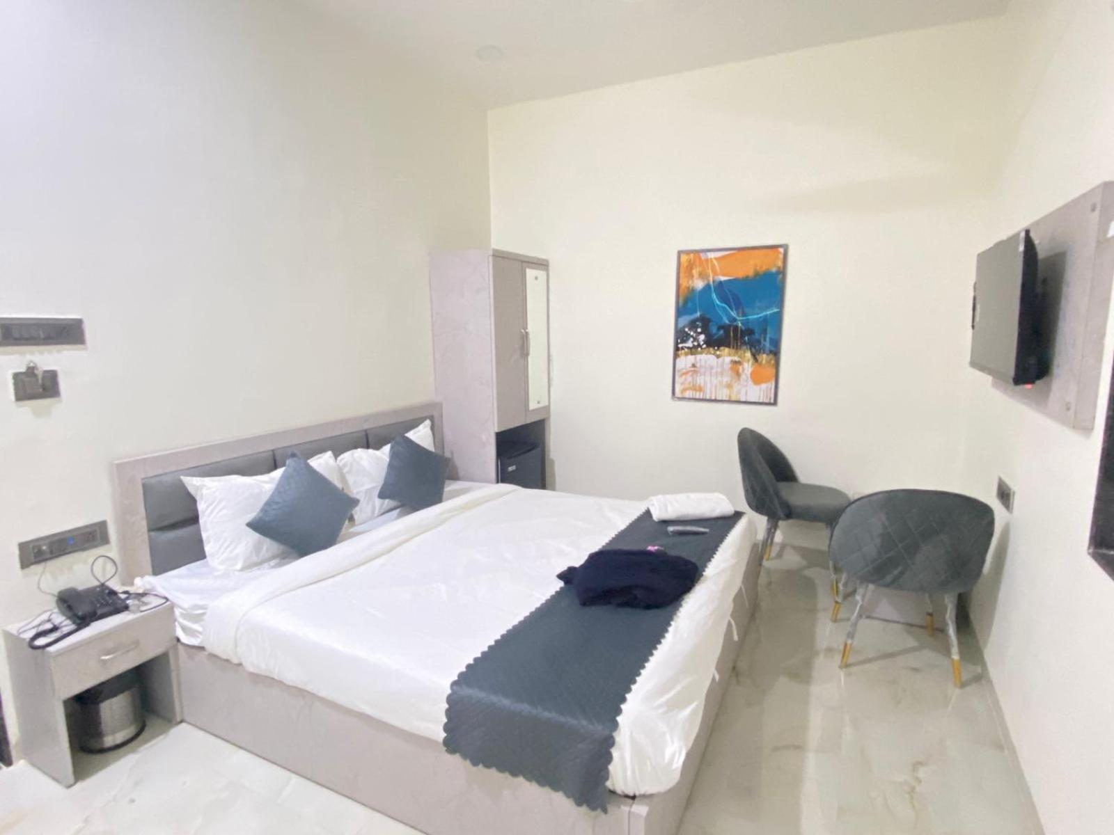 Hotel Sky City Nagpur Exteriör bild
