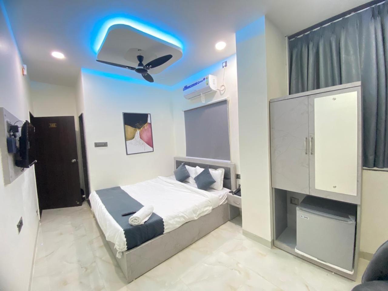 Hotel Sky City Nagpur Exteriör bild